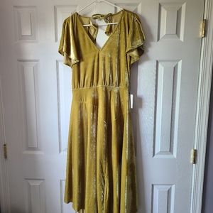 Joyfolie Makaylah Dress in Gold